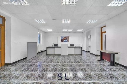 Pronájem kanceláře 332 m²