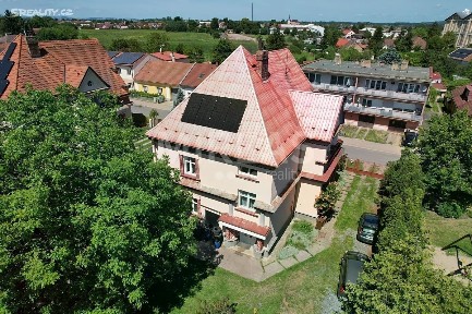 U Sokolovny, Vrdy