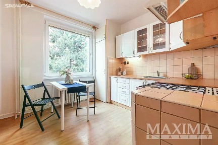 Prodej bytu 3+1 69 m² Okořská, Praha - Čimice
