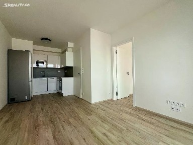 Pronájem bytu 2+kk 42 m² Pod Harfou, Praha - Vysočany