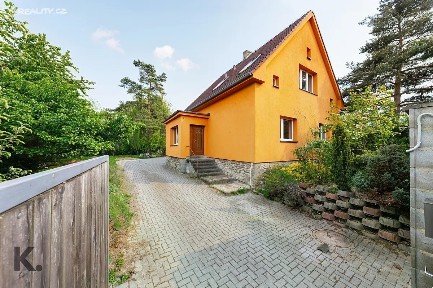 Prodej rodinného domu 255 m², pozemek 1193 m² Ořešská, Praha - Řeporyje