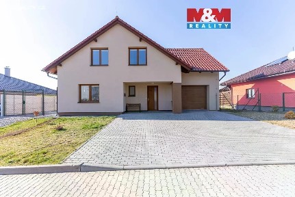 Prodej rodinného domu 222 m², pozemek 1018 m²