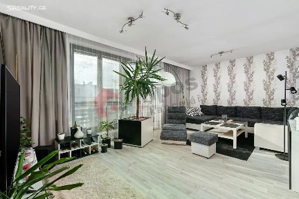 Prodej rodinného domu 335 m², pozemek 542 m²