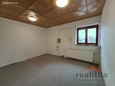 Otice, Opava, Hlavní
