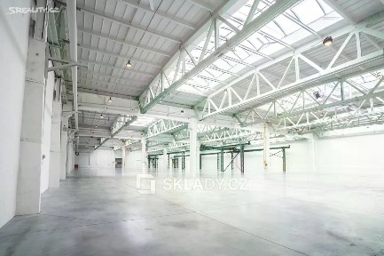 Pronájem skladového prostoru 3200 m²
