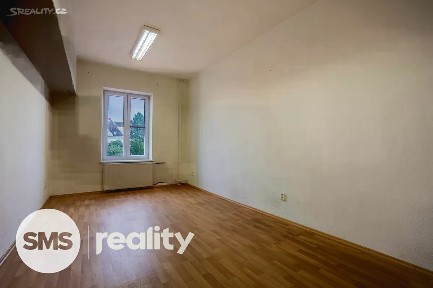 Krnov, Bruntál, Pod Bezručovým vrchem, Revoluční, 30