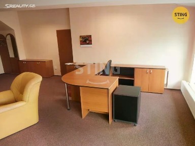 Pronájem kanceláře 412 m²