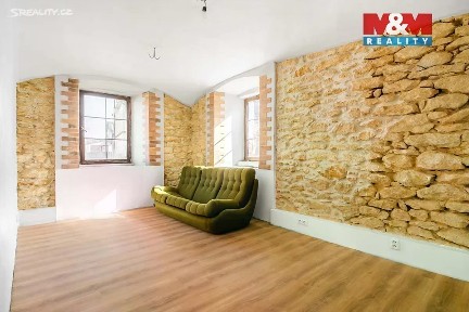 Prodej rodinného domu 300 m², pozemek 608 m²