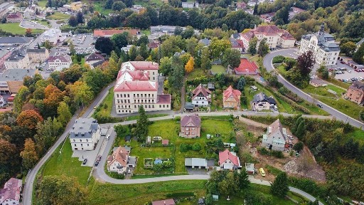 Komenského, Tanvald