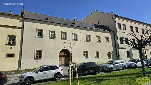 Prodej rodinného domu 1033 m², pozemek 1365 m²