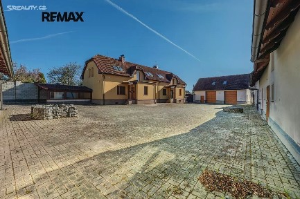 Prodej činžovního domu 1145 m²