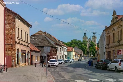 Husova, Rožďalovice