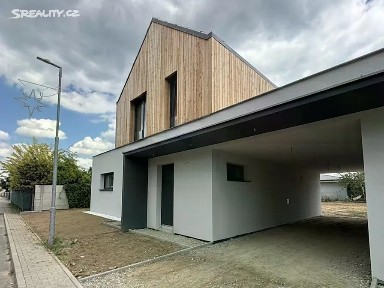 Javorová, Buštěhrad