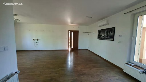 Pavlovská, Hostouň