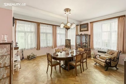 Prodej vily 321 m², pozemek 1044 m²