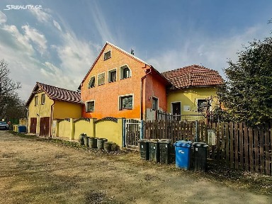 Červené Pečky, Kolín, Dobešovice