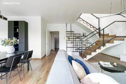 Prodej rodinného domu 180 m², pozemek 493 m²