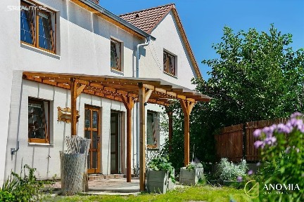 Prodej rodinného domu 200 m², pozemek 306 m²