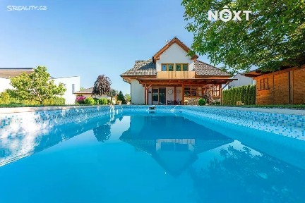 Prodej rodinného domu 240 m², pozemek 1335 m²