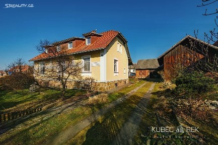 Prodej rodinného domu 240 m², pozemek 1143 m²