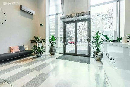 Pronájem kanceláře 553 m² Rohanské nábřeží, Praha - Karlín