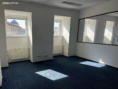 Pronájem kanceláře 279 m²
