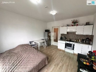 Prodej bytu 1+kk 25 m² Novovysočanská, Praha - Libeň