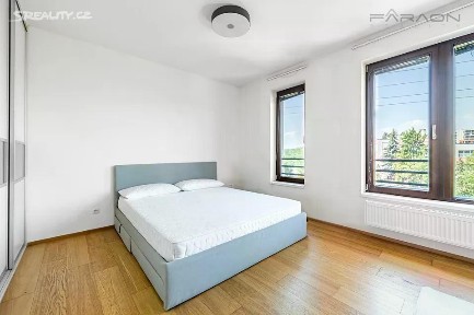 Pronájem bytu 3+kk 86 m² Nademlejnská, Praha - Hloubětín