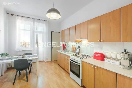Pronájem bytu 2+kk 60 m² 5. května, Praha - Nusle