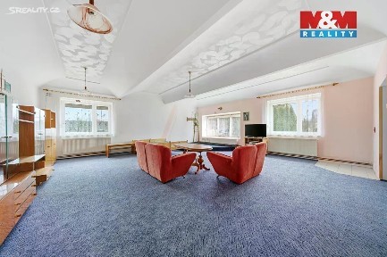 Prodej rodinného domu 285 m², pozemek 1985 m²