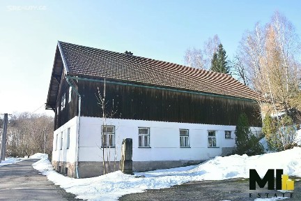 Prodej rodinného domu 378 m², pozemek 1660 m²