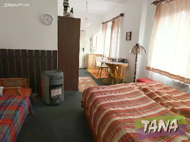 Prodej rodinného domu 339 m², pozemek 3919 m²