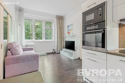 Prodej bytu 2+kk 43 m² Hollarovo náměstí, Praha - Vinohrady