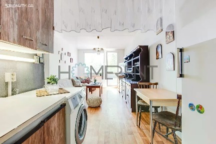 Prodej bytu 2+kk 39 m² Teplická, Praha - Střížkov