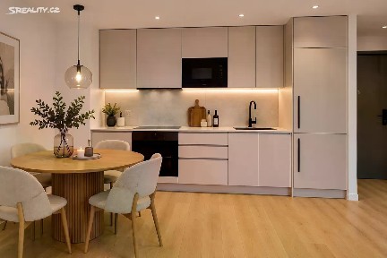 Prodej bytu 2+kk 45 m² U Královské louky, Praha - Smíchov