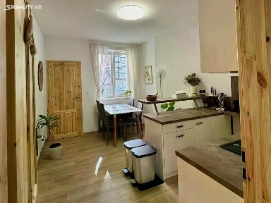 Prodej bytu 2+kk 39 m² Holandská, Praha - Vršovice