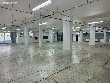 Pronájem obchodního prostoru 1100 m²