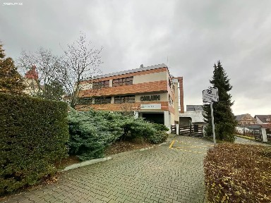 Pronájem obchodního prostoru 500 m² Palackého náměstí, Dobrovice