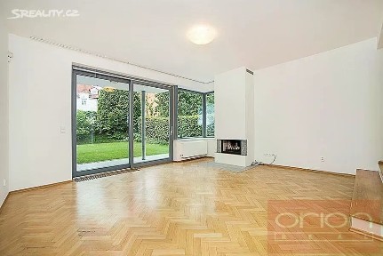 Pronájem rodinného domu 230 m², pozemek 550 m²