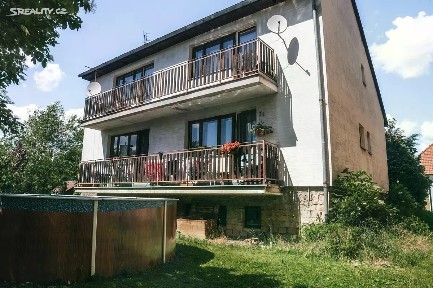 Bratří Čapků, Holice