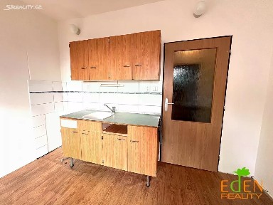 Pronájem bytu 1+kk 20 m² Dlouhá, Plzeň - Lobzy