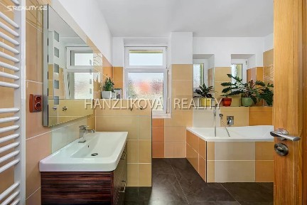 Prodej bytu 4+kk 143 m² M. Vydrové, České Budějovice - České Budějovice 6
