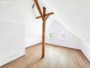Pronájem bytu 3+kk 70 m² Oblá, Ostrava - Mariánské Hory