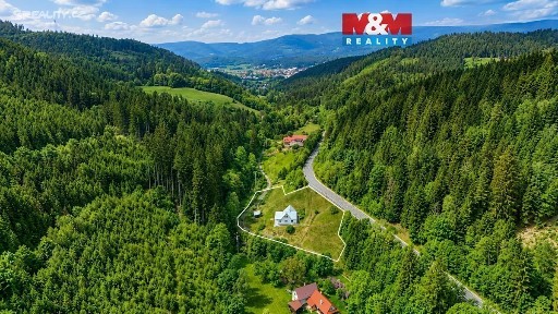 Prodej rodinného domu 180 m², pozemek 5082 m²