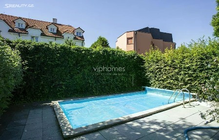 Pronájem vily 230 m², pozemek 578 m²