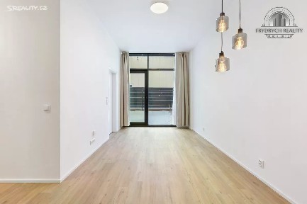 Pronájem bytu 2+kk 51 m² Malešická, Praha - Žižkov