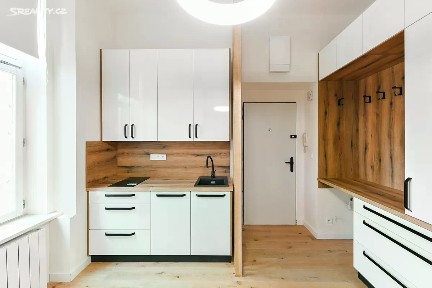 Pronájem bytu 2+kk 36 m² Holečkova, Praha - Smíchov