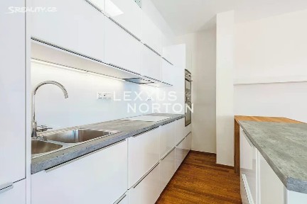 Pronájem bytu 4+kk 150 m² náměstí Jiřího z Poděbrad, Praha - Vinohrady