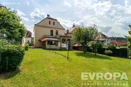 Prodej rodinného domu 270 m², pozemek 555 m²