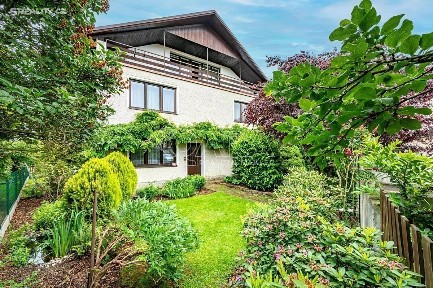 Prodej rodinného domu 250 m², pozemek 468 m²